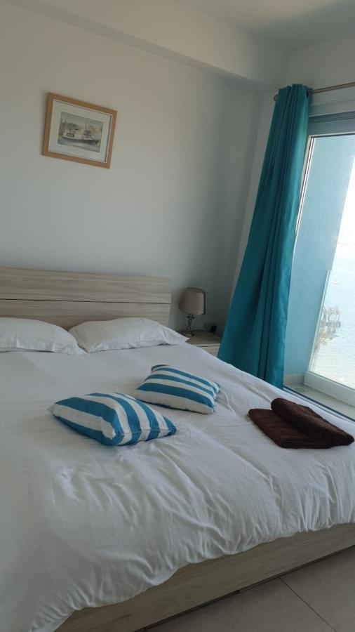 Flat 2 Blue Waves * St. Paul's Bay